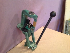 lot 14 image: Reloading Press