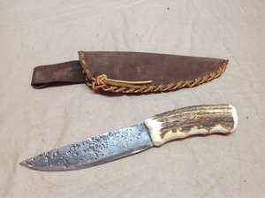 lot 18 image: Knife & Sheath