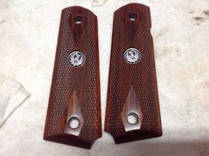 lot 49 image: Pistol Grips
