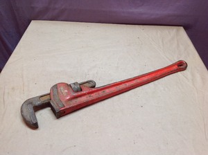 lot 98 image: 24 Ridgid Heavy Duty Pipe Wrench