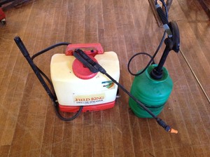 lot 116 image: Sprayers