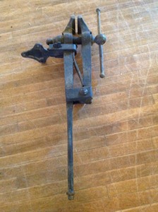 lot 118 image: Large Vise