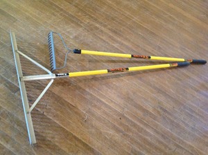 lot 125 image: Rakes