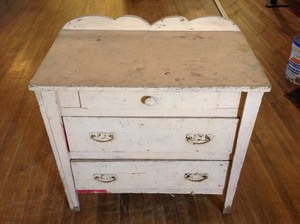 lot 132 image: Vintage Dresser