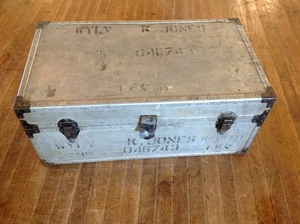 lot 137 image: Shipping Chest