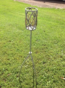 lot 158 image: Yard Decor