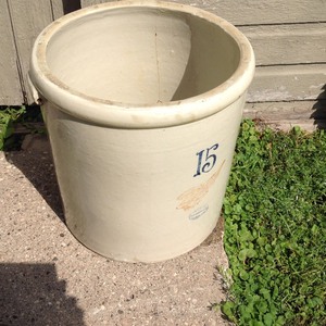 lot 160 image: 15 Gallon Red Wing Crock