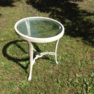 lot 174 image: Patio Table