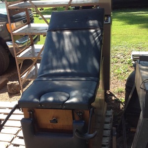 lot 179 image: Antique Doctors Exam Table