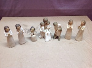 lot 190 image: Willow Tree Figurines