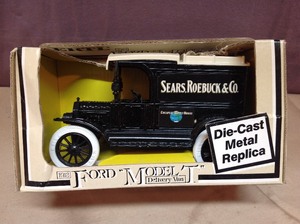 lot 193 image: Sears 1913 Ford Die-Cast Model T