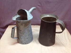 lot 195 image: Vintage Oil Cans