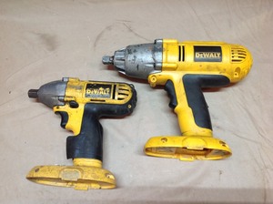 lot 204 image: Dewalt 12 Cordless Impact Wrenches