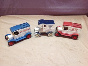 lot 207 image: Die-Cast Banks