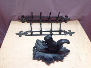 lot 218 image: Squirrel Nutcracker & Coat Hangers