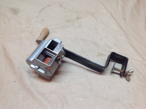 lot 225 image: Combination Pea Huller & Bean Slicer
