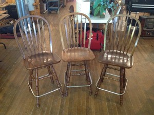 lot 291 image: 3 Swivel Bar Stools