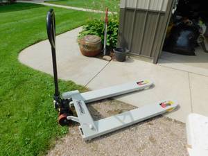 Roughneck Hand Pallet Lift - 4,400-Lb. Capacity
