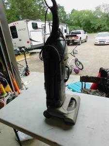 Hoover Wind Tunnel Vacuum