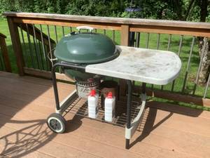Weber Grill on Wheels with Table