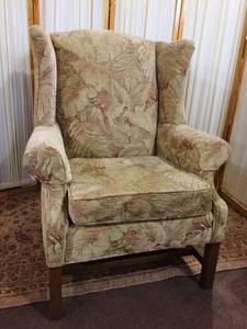 lot 32 image: &nbspPAIR PSYCHIATRIC&nbspCLINIC GUEST CHAIRS -&nbspModeled After Thomas Chippendales 18th-century Original, High Quality Grey & Beige Fern Patterned Upholstered Wingback Statement Chairs  - Excellent Condition 
