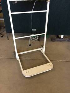 lot 30 image: AIR-SHIELDS PT-53-3 Rolling TILTING Phototherapy Lamp INFANT BILI LIGHTS PLUS LIGHT UP A ROOM FOR PICTURE TAKING WITH THESE - GREAT WORKING CONDITION