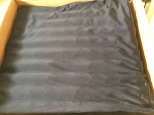 lot 21 image: MSRP $450 THE ROHO GROUP WHEELCHAIR MULTI-CELLULAR ADJUSTABLE AIR-FILLED SEAT CUSHION - 500LB CAPACITY -&nbspBest for loved ones with a moderate to high risk of skin breakdown - Nice Pre-owned Condition