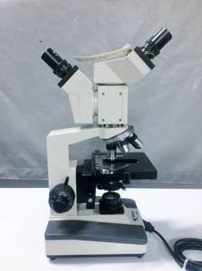 lot 4 image: WOW MSRP $1200 SELECT MEDICAL PRODUCTS PSS POWER LIGHT UP DUAL VIEWING DOUBLE BINOCULAR HEADS MICROSCOPE WITH 4 OBJECTIVES - GREAT WORKING CONDITION