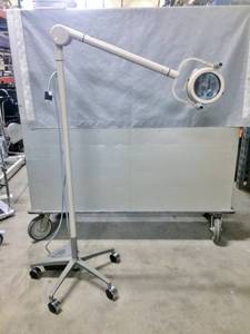 lot 14 image: Super Nice Stryker Adel Model #2112 Medical Industrial Surgical Hi Lo Plus Focus Multi Adjustable Rolling Mobile Examination Focus Light Lamp Medical Clinic Hospital - Great For the Garage Mechanics Crafters Etc.