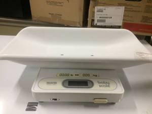 lot 22 image: MSRP $380 Tanita Pediatric Baby Veterinary Puppy Kitten Scale Digital Display 40 lbs. White - Battery Operated - Nice Working Condition