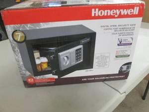 lot 4 image: Honey Well Digital Steel Security s...