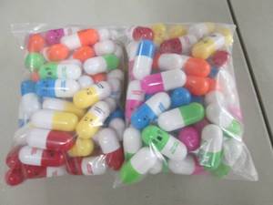 lot 61 image: 2 pks Bokit 60pcslot Vitamin Pen, ...