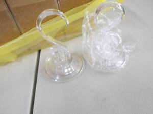 lot 231 image: 16 Suction Cup Hooks in boxes, 5 ou...