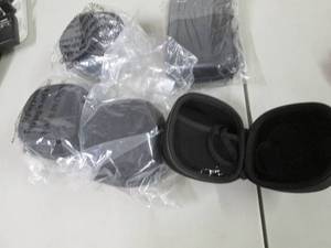 lot 249 image: 5 Zip Cases...