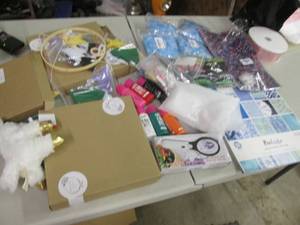 lot 314 image: Crafting & Decoration Lot...