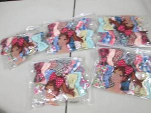 lot 349 image: 5 pk Clip Bows...