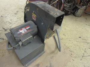 lot 109 image: DAYTON BLOWER, WITH DAYTON MOTOR
