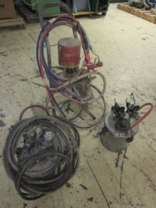 lot 110 image: PAINT SPRAYER, PRESSURE POT SPRAYERS