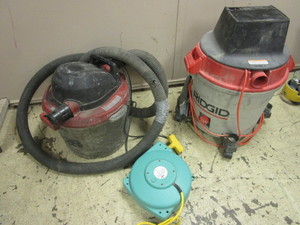 lot 119 image: RIGID WETDRY SHOP VACS, 40 CORD REEL