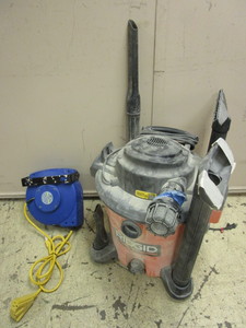 lot 123 image: RIGID 12-GALLON WETDRY SHOP VAC, 40 CORD REEL