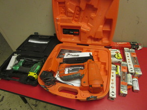 lot 126 image: PASLODE CORDLESS 18 GAUGE FINISH NAILER, WOODTEK AIR STAPLER