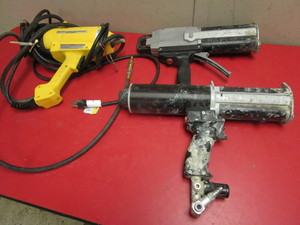 lot 135 image: 3M SCOTCH-WELD POLY REACTIVE ADHESIVE APPLICATOR, MIX-PAC GLUE APPLICATOR GUNS