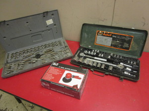 lot 136 image: CRESCENT TOOL AND DIE KIT, BUFFALO SOCKET WRENCH SET, 6 DUAL ACTON PNEUMATIC SANDER
