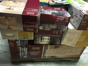 lot 11 image: PALLET WITH HAMPTON BAY CEILING LIGHTS HALLWAY OR PATIO LIGHTS CUSTOMER RETURNS SEE PICS