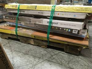 lot 25 image: MIXED PALLET OF ASSORTED FLOORING CUSTOMER RETURNS SEE PICS