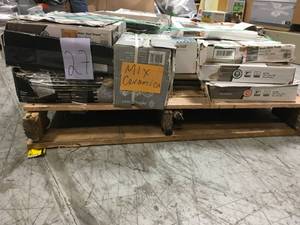 lot 27 image: MIXED PALLET OF ASSORTED FLOORING CUSTOMER RETURNS SEE PICS