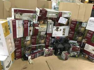 lot 38 image: MIXED PALLET OF ASSORTED PATIOOUTDOOR LIGHTS CUSTOMER RETURNS SEE PICS