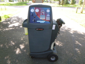 lot 1 image: Robinar Refrigerant, Recovery, Recycle, Recharge Machine