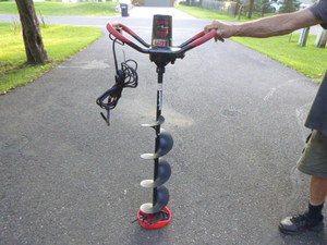 lot 21 image: Electra Electric Ice Auger