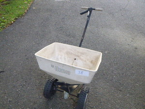 lot 38 image: Ortho Fertilizer-Seed Spreader